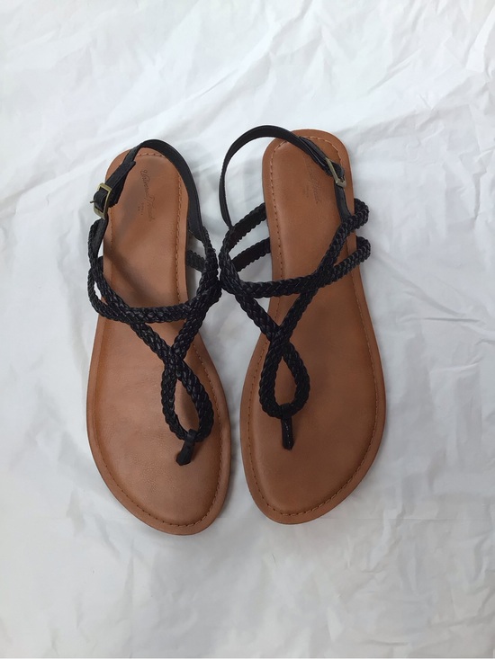 Universal Thread Shoes - Universal Thread Black Braided Strap Sandals with Brown Footbed Size 11